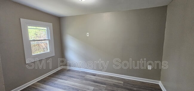 Building Photo - 534 Cranbrook St