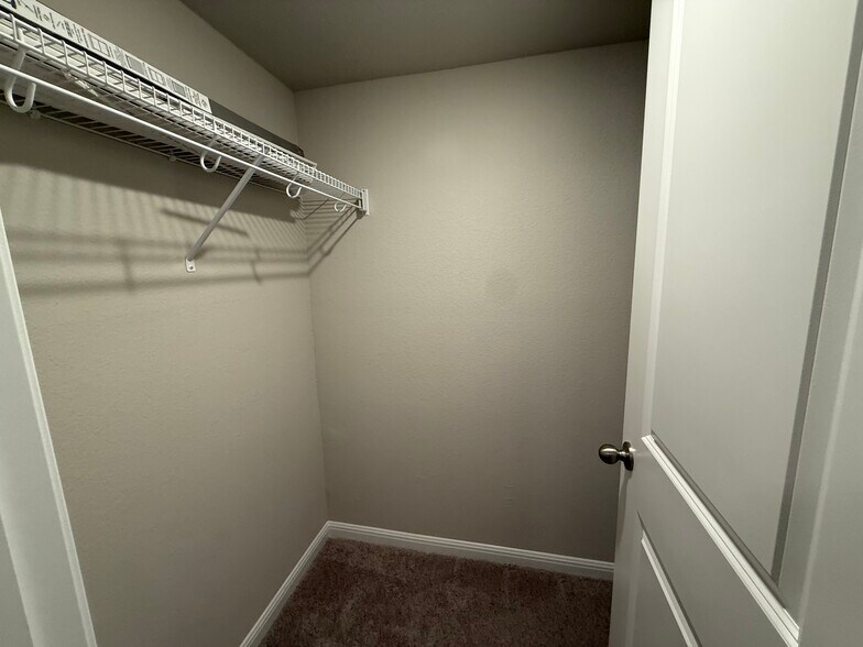 Building Photo - 684 Ferrule Dr