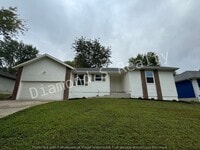 Building Photo - Charming 3 Bedroom Home - Wanda Gray/Cherokee/Kickapoo Schools!