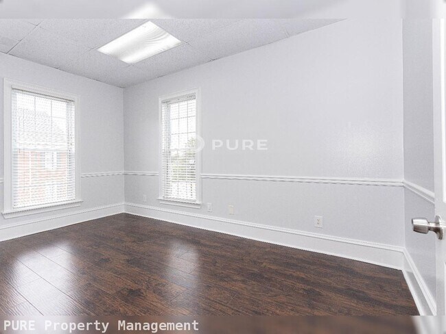 Building Photo - 7175 Jonesboro Rd