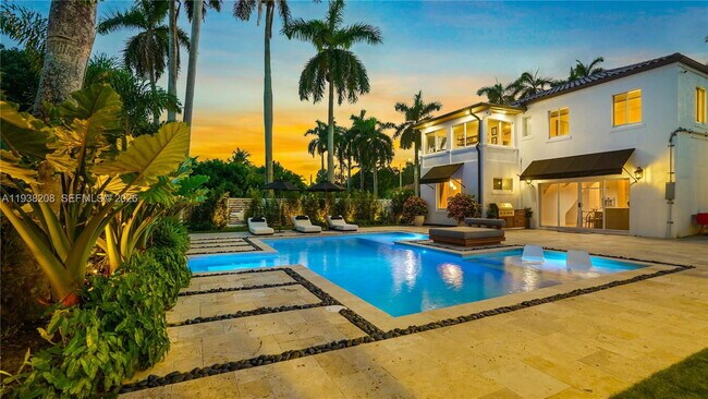 Building Photo - 1201 NE 85th St