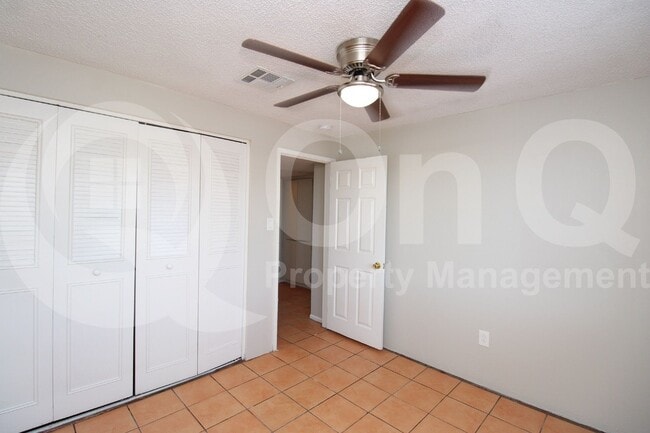 Building Photo - 8128 W Earll Dr