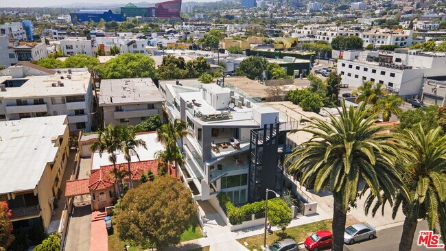 Building Photo - 621 Kings Rd
