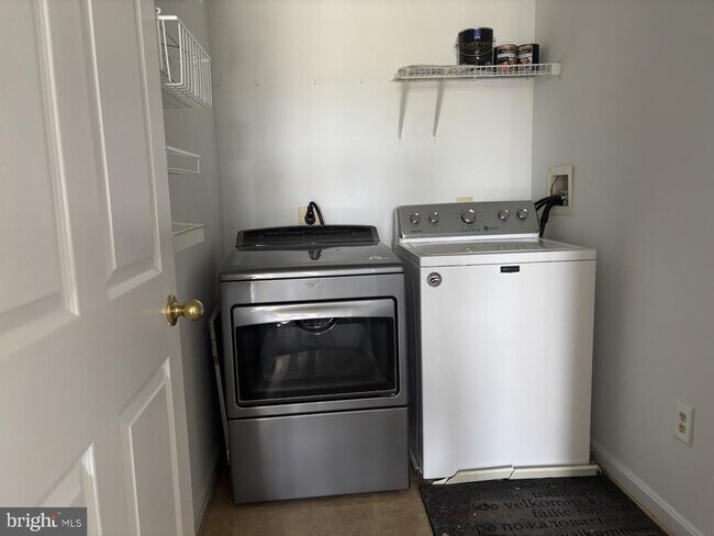 Building Photo - 594 Hopkins Landing Dr