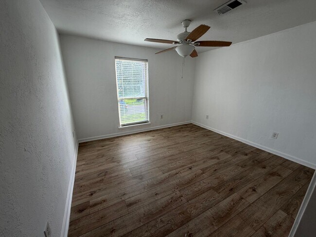 Building Photo - 415 S 23rd St