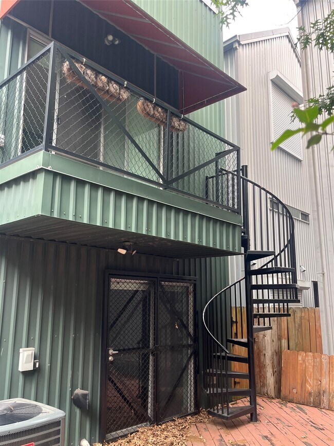 Building Photo - 1315 Buckner St