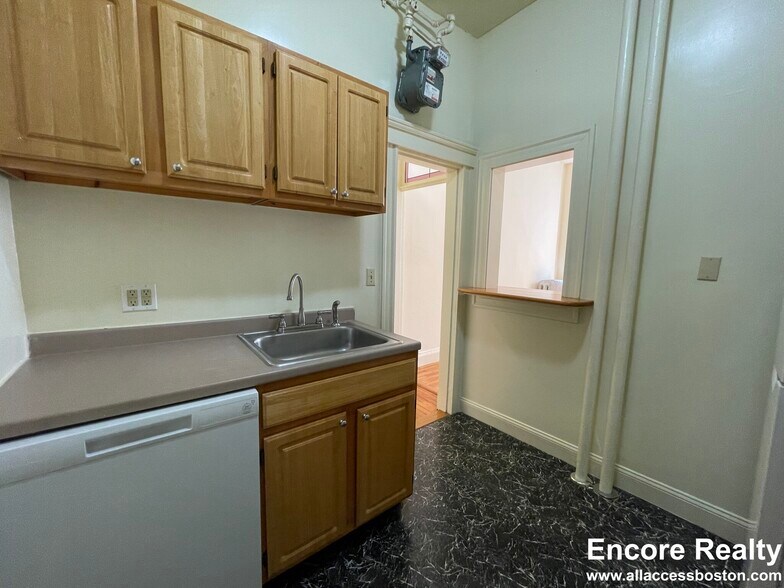 Building Photo - 108 Peterborough St