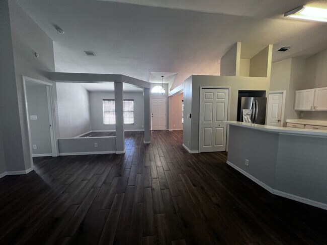 Building Photo - UPDATED 3/2/2