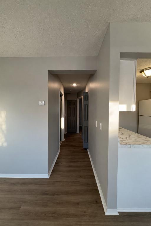 Building Photo - 3839 Silver Lake Rd