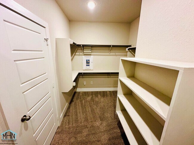 Building Photo - Welcome Home to Modern Elegance in Copper Branch!