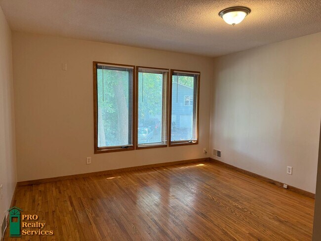 Building Photo - 4 Bedroom Home **Half off August Rent with...