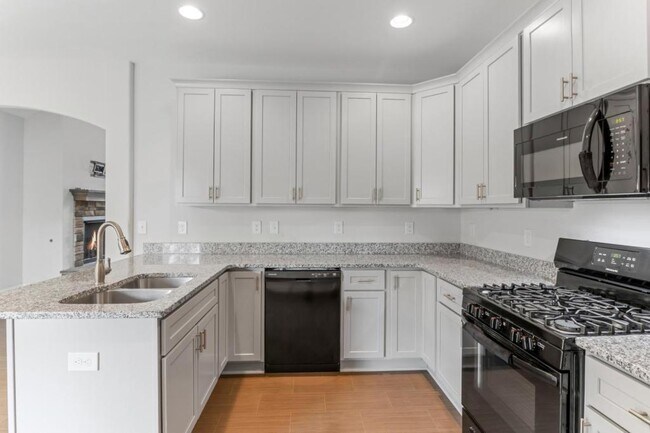 Building Photo - 2319 Davenport Ct