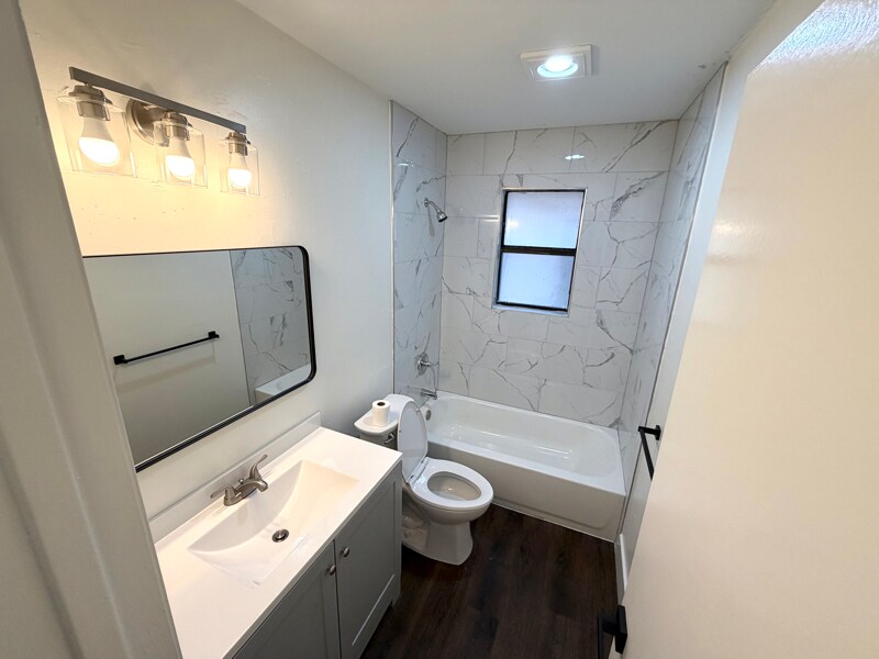 Building Photo - 800 Nicole Dr