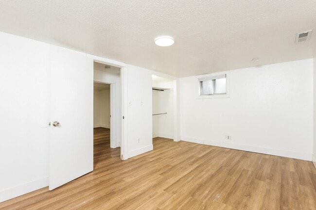 Building Photo - Eagle Lake Duplex