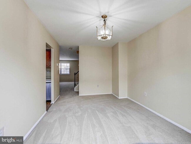 Building Photo - 18 Clinton Hill Ct