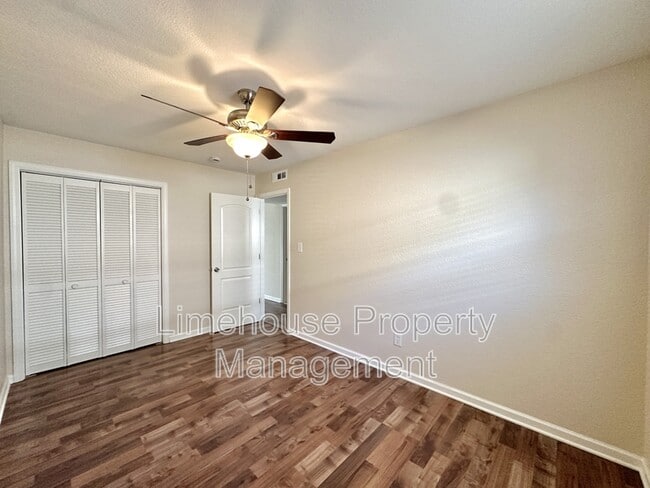 Building Photo - 909 Leisure Square