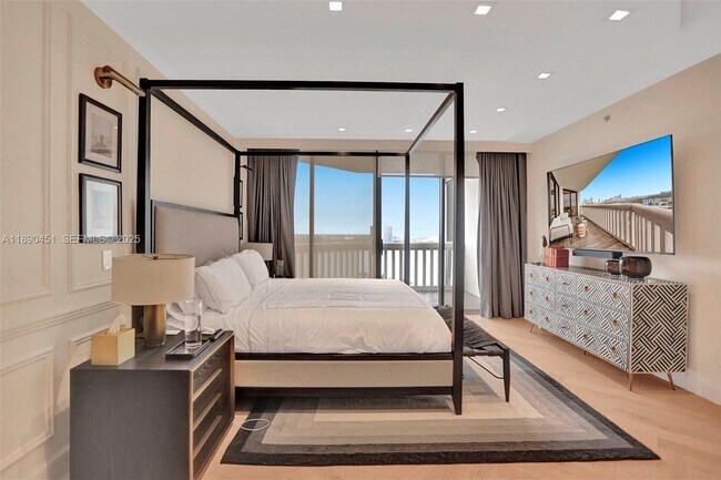 Building Photo - 2000 Island Blvd