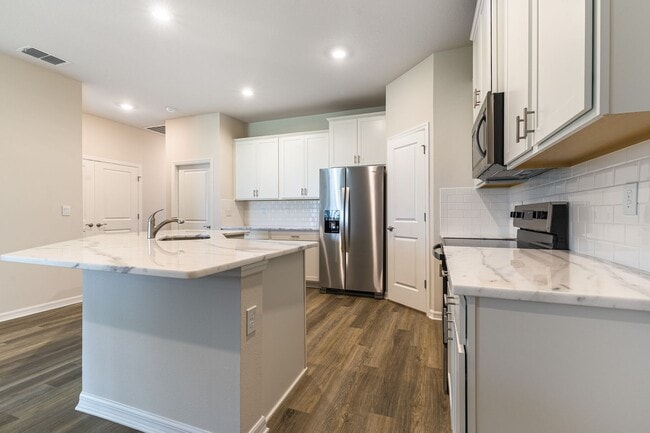 Building Photo - Available April 2026 - Turn Key Furnished 3 Bed, 2 Bath Home in Star Farms - MUST BE SEEN!