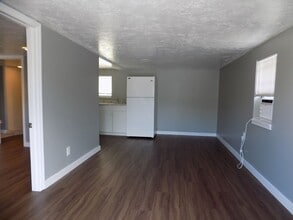 Building Photo - 1 Bedroom 1 Bathroom Apartment For Rent at 673 W. Osceola Street Unit A Clermont, Fl. 34711