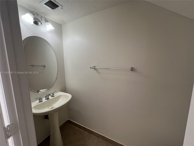 Building Photo - 22166 Majestic Woods Way