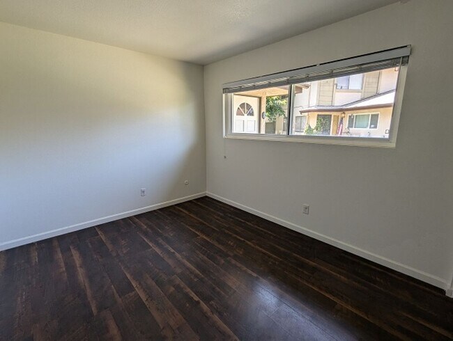 Building Photo - 2 Bedroom-1 Bathroom Condo in Santee (Tras...