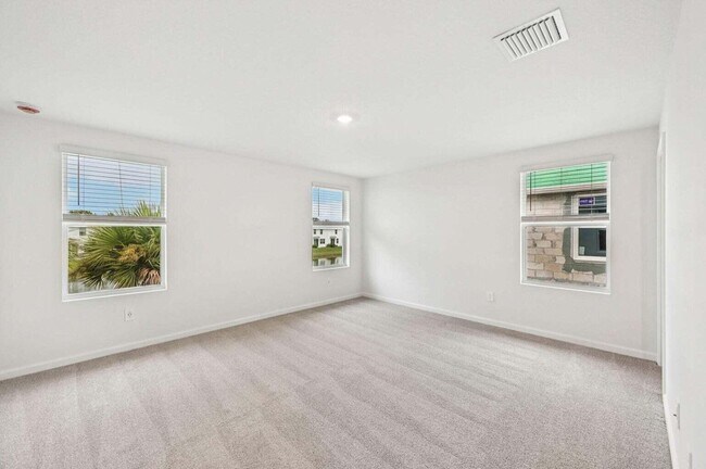 Building Photo - 569 Salisbury Cir