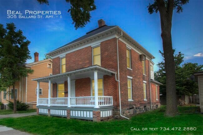 Primary Photo - 305 Ballard St