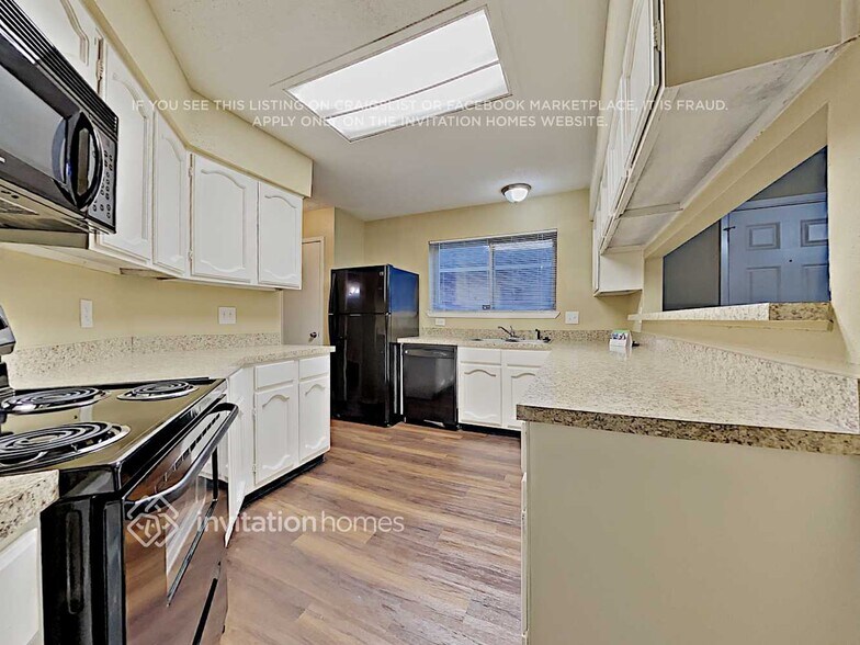 Building Photo - 6530 Bridgegate Dr