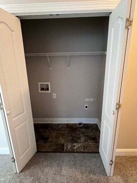 Building Photo - 204 Heron Dr