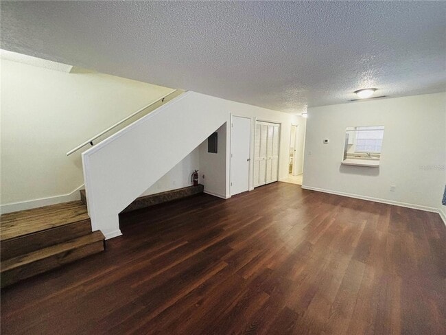 Building Photo - 1023 NE 2nd St