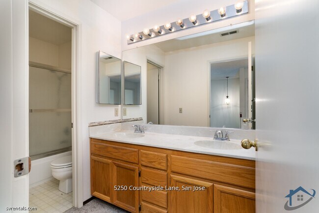 Building Photo - 5250 Countryside Ln