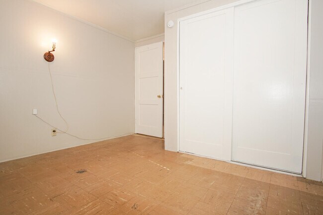 Building Photo - 3308 Sacramento Ave