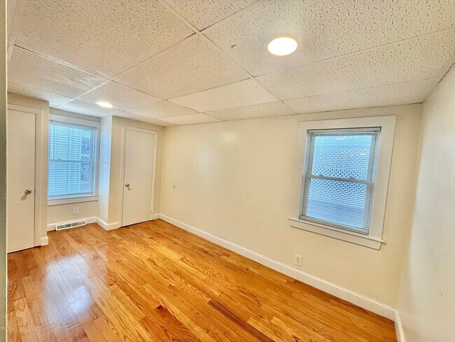 Building Photo - 35 Highland Ave