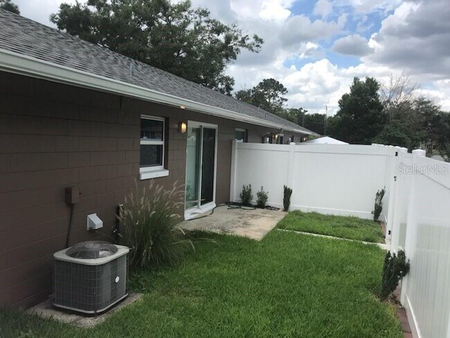 Building Photo - 1111 Royal Palm Ave