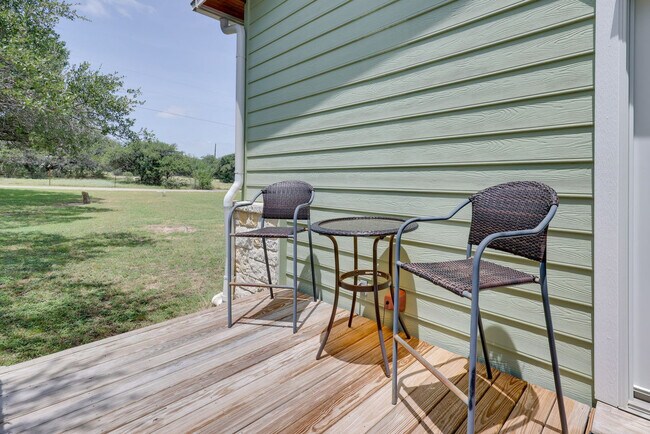 Building Photo - 102 Camey Cir