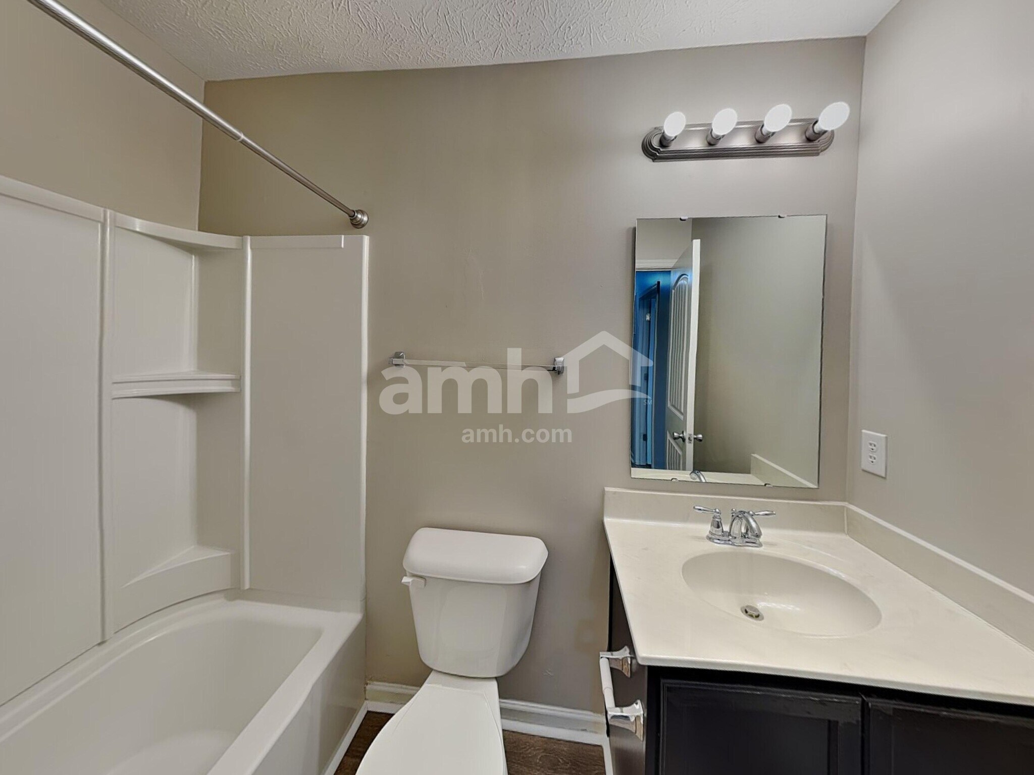 Building Photo - 1127 Fiesta Dr