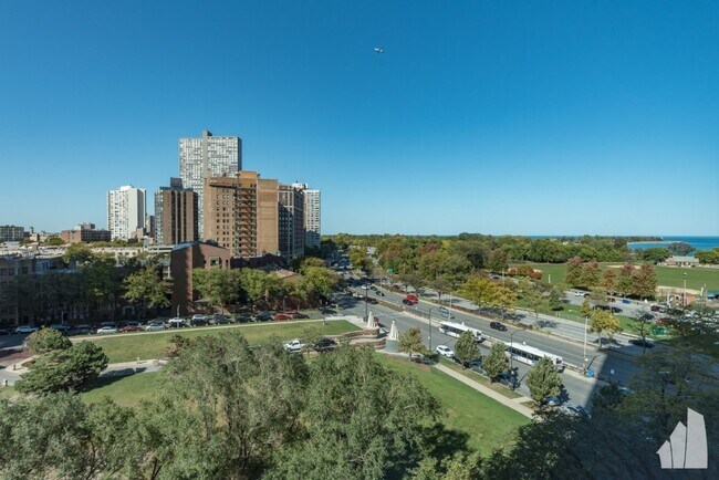 Building Photo - 3650 N Lake Shore Dr