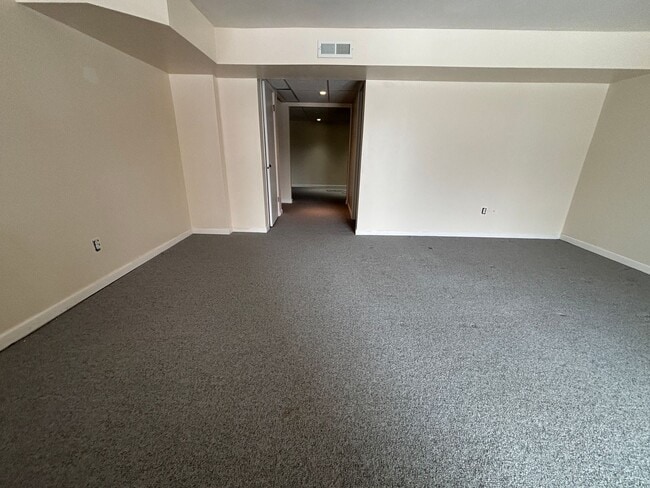 Building Photo - 3776 Kenwick Trail