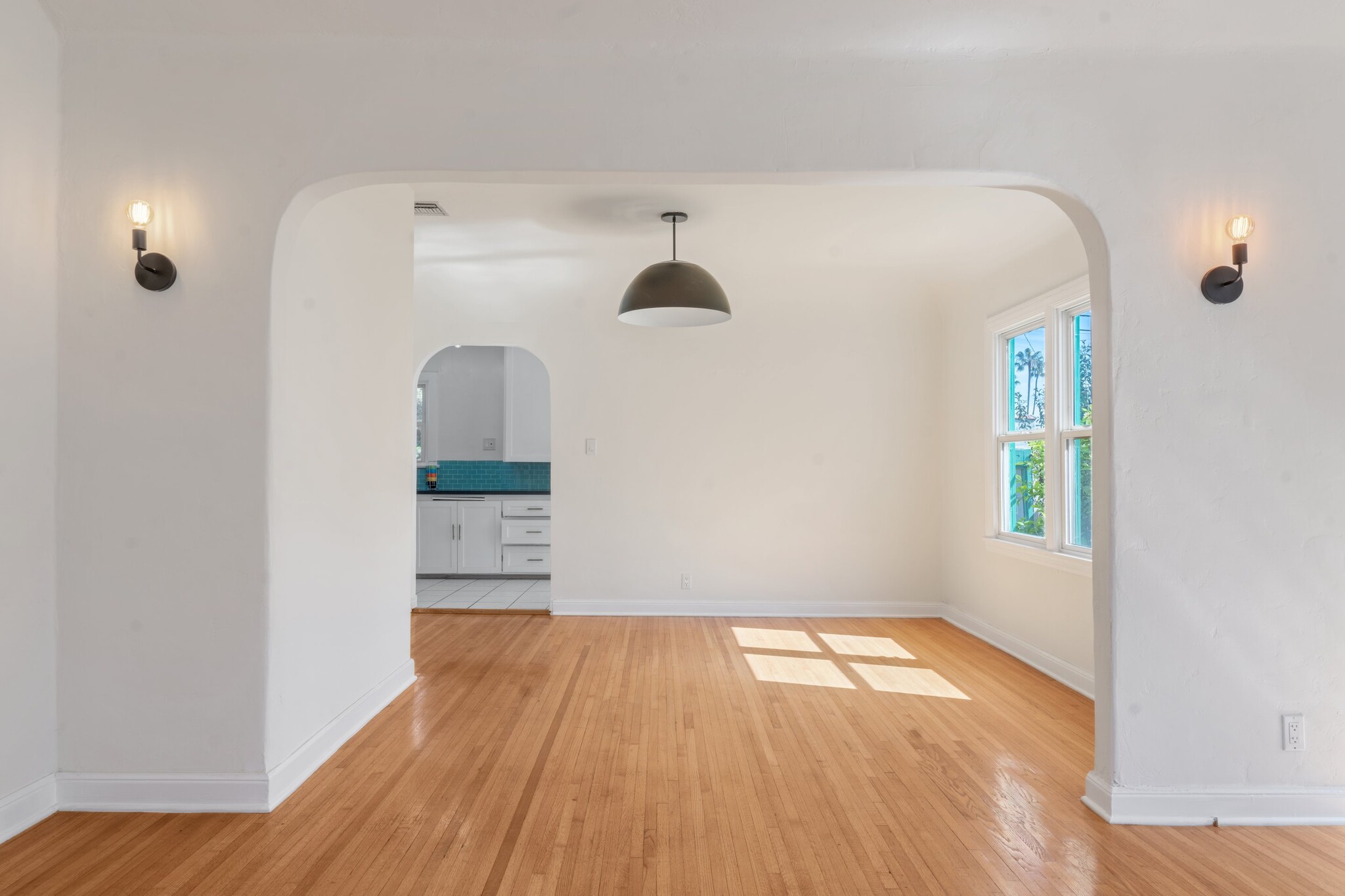 Building Photo - 5606 S Rimpau Blvd