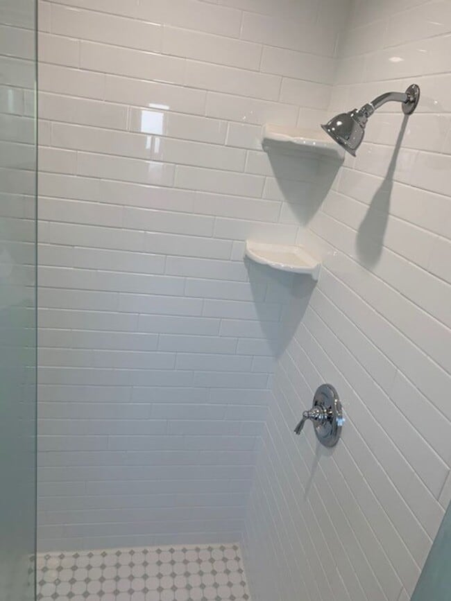 Building Photo - Completely Remodeled 2 Bedroom 1 Bath House with Huge Backyard