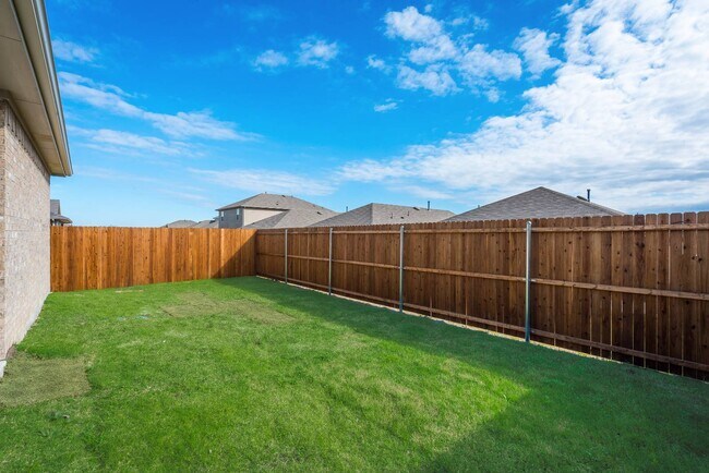 Building Photo - 2014 Crested Jay Dr