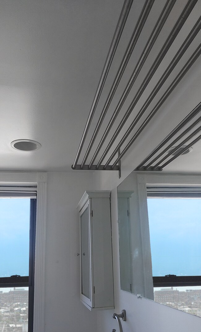 Building Photo - 1001 St Paul St