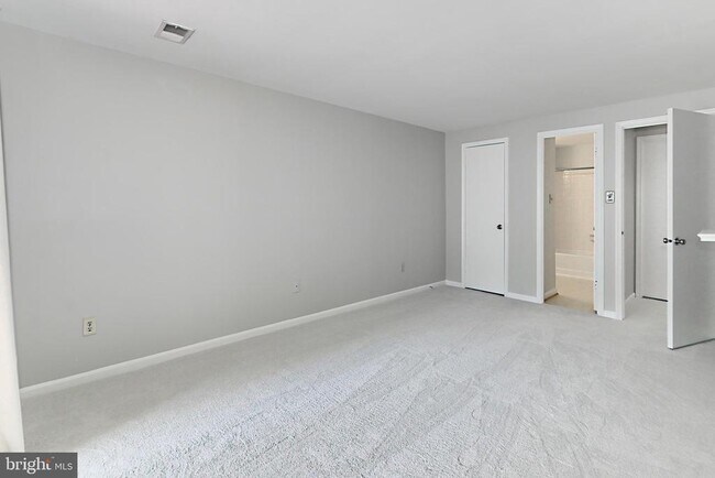 Building Photo - 11931 Redtree Way