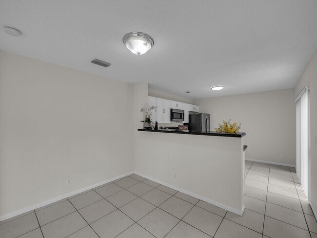 Building Photo - 1744 Shoreside Cir