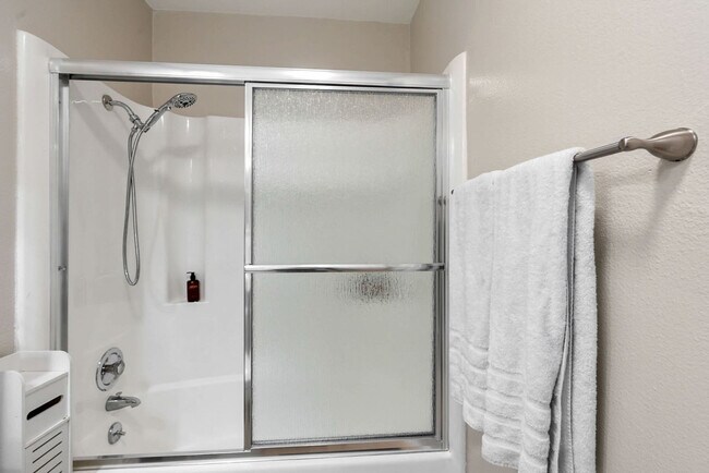 Building Photo - 3460 Carlsbad Blvd