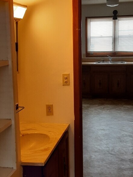 Building Photo - 315 Main St