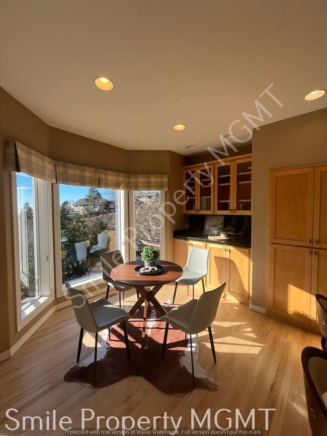 Building Photo - single house