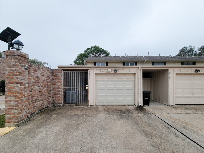 Building Photo - 2021 Winrock Blvd