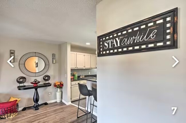 Building Photo - 328 Davidson St