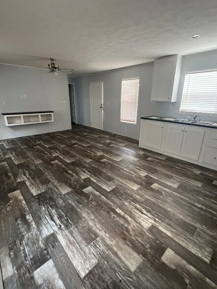 Building Photo - 507 McManus St